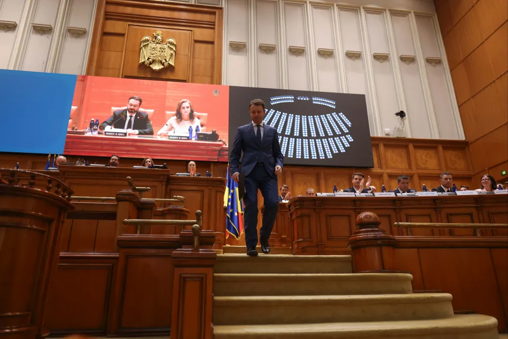 Nicușor Dan feloszlathatja a román parlamentet és előrehozott választásokat írhat ki