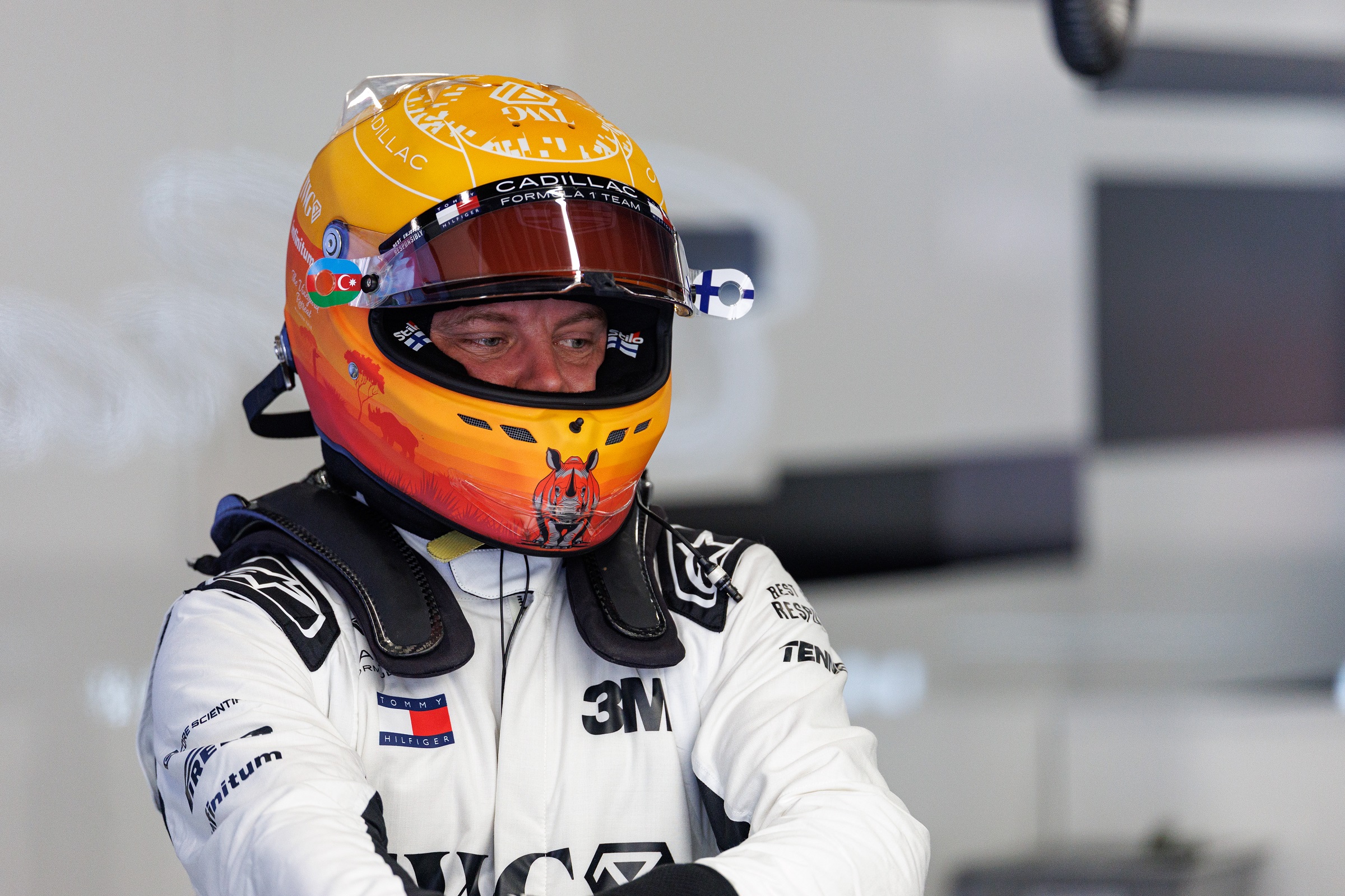 Valtteri Bottas meztelen fenékképeit állítólag jótékony célra árulja