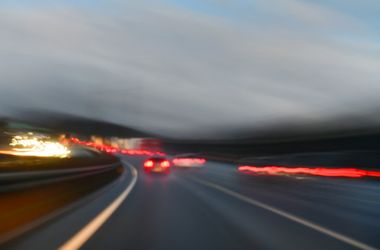 Videó készült a veszélyes manővereket végző, balesetben érintett autósról