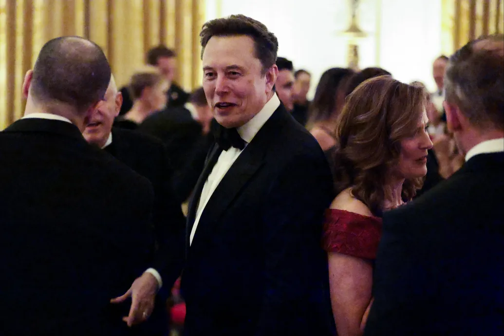 Platformok elutasítják a reklámot, mert politikainak tartják az októberi Musk-dokumentumfilmet