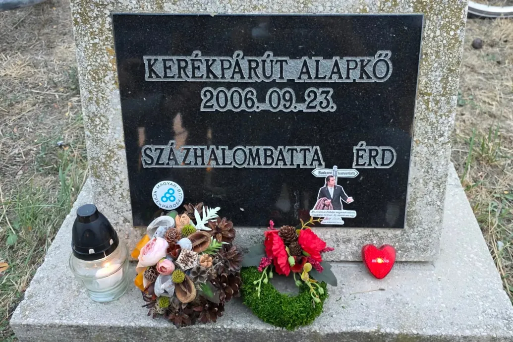 Százhalombattán szégyenkoszorút kapott a húsz éve lerakott EuroVelo-alapkő