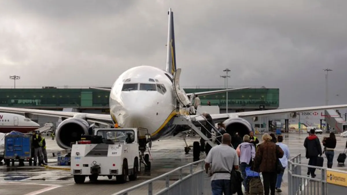 Viharos időben alig hat percre elegendő üzemanyaggal szállt le egy Boeing 737-800