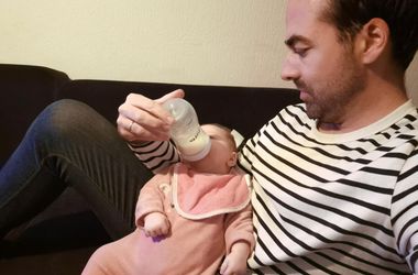 Mallory Whitmore a tápszeres csecsemőtáplálás fő kérdéseire ad választ könyvében
