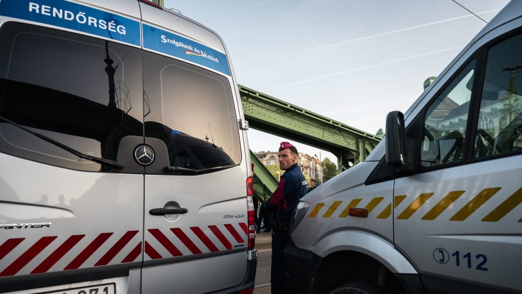 A rendőrség bocsánatot kért és vizsgálatot indított a HVG-újságírót sértő levél miatt