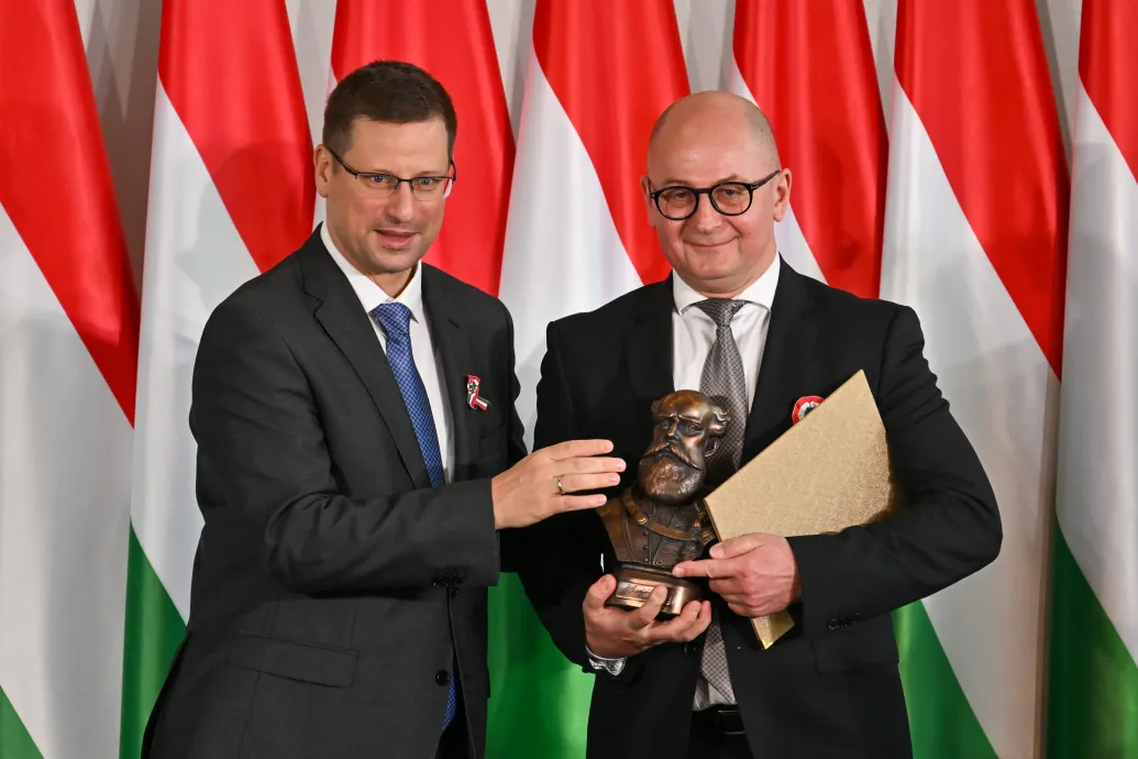 A versenyhivatal vezetése „megtisztult” alkalmazottakról beszélt a választás előtt