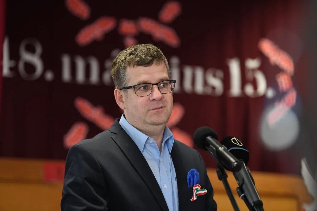 Seszták szerint a vágyott elszámoltatás miatt bármi megtörténhet, ezért nem adja vissza mandátumát