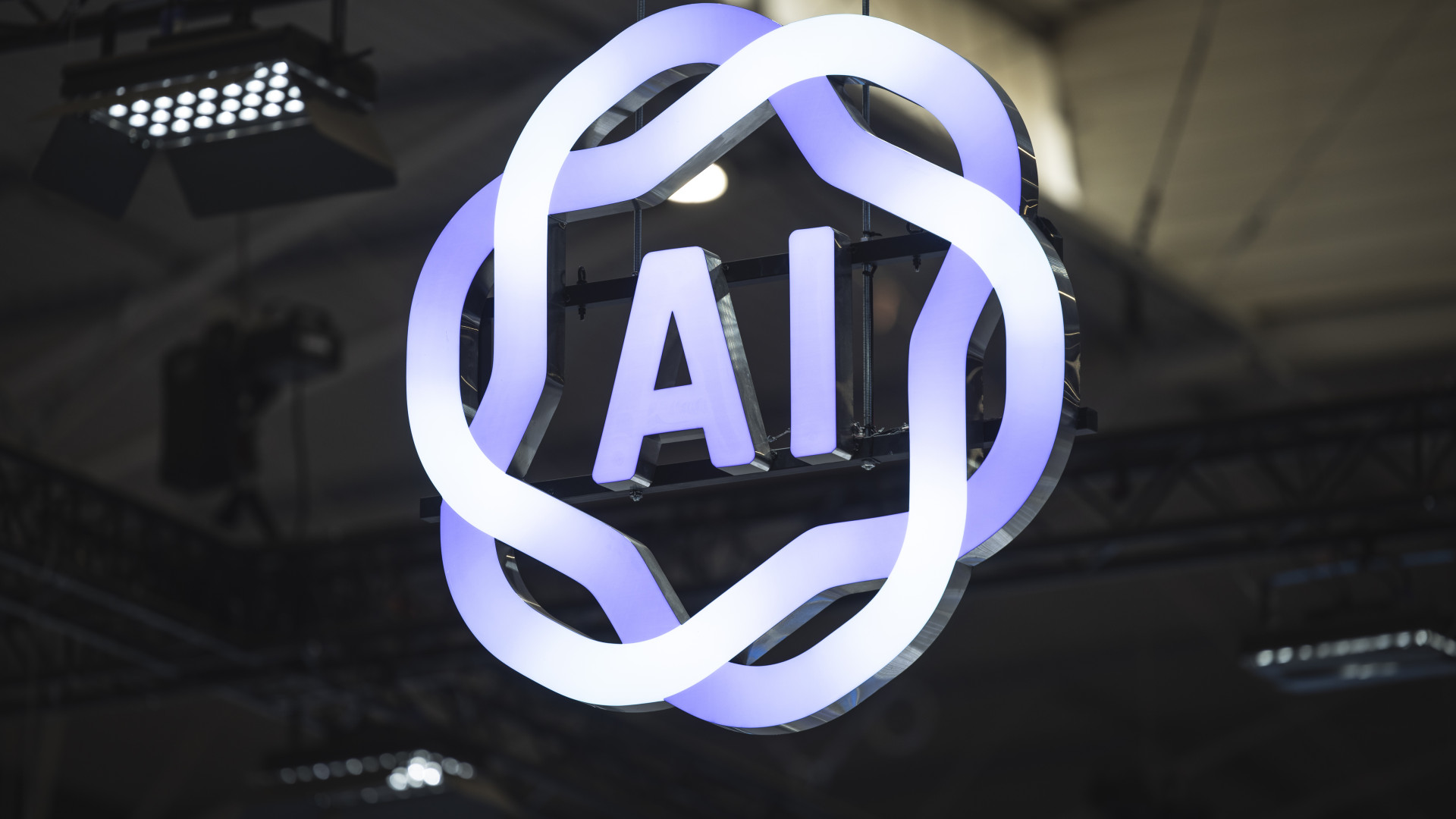 Elszabadult modell miatt függesztette fel legerősebb modelljeinek fejlesztését az OpenAI