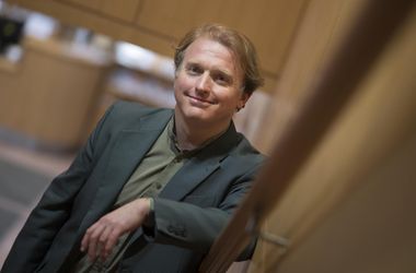 Lackfi János kulcsszavai: mutyifelmérés, maffiaállam, beszóláskényszer, gránitrobbantás, szőnyeg