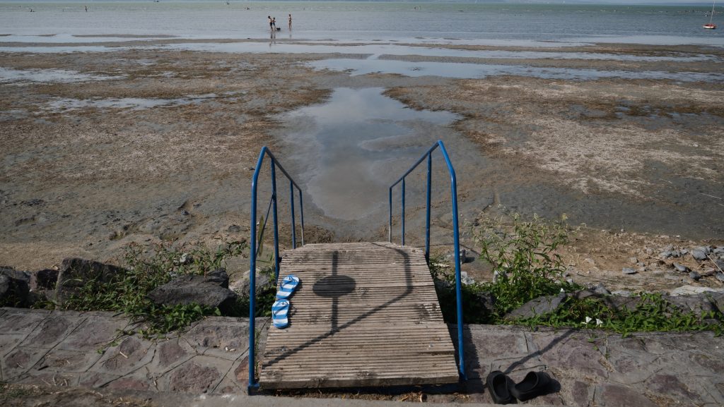 A Balaton vízmérlege romlik, miközben építkezés kezdődött egyik befolyójánál