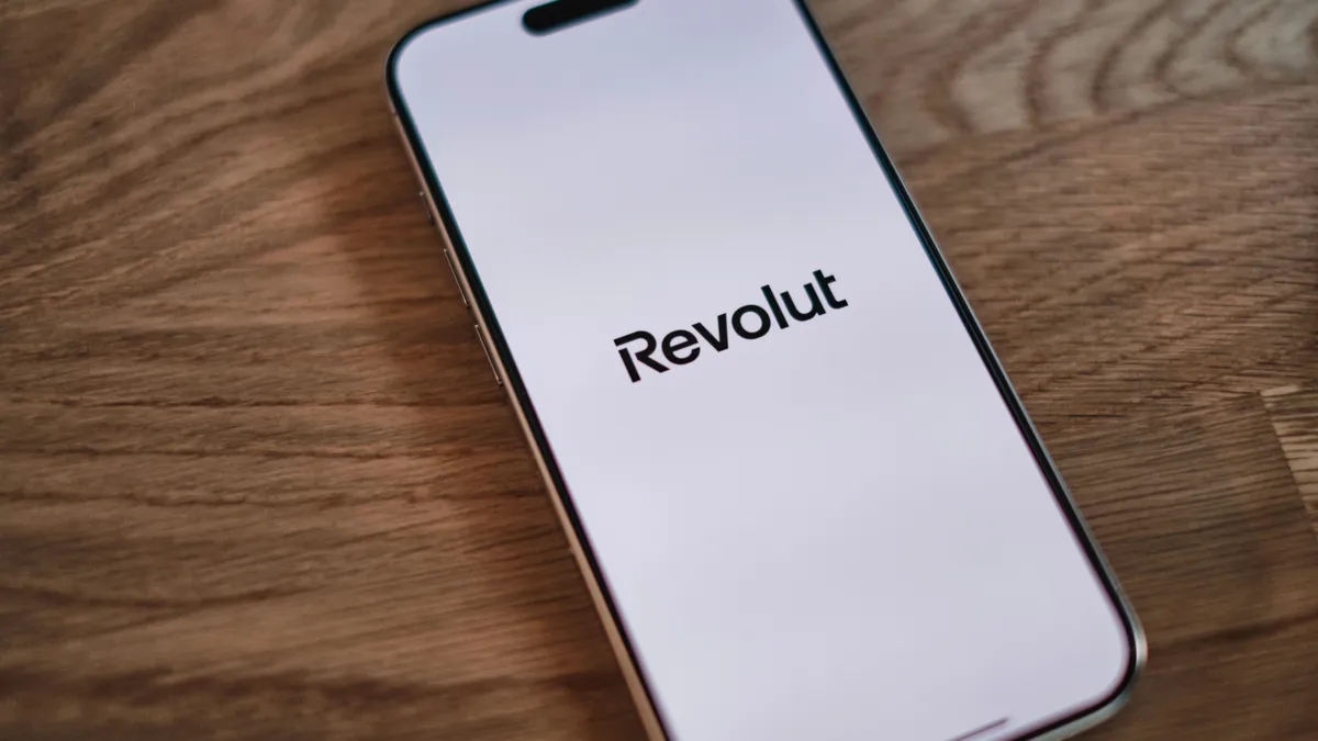 Magyar Revolut-felhasználók adatai érintettek lehetnek, a számlákhoz nem fértek hozzá