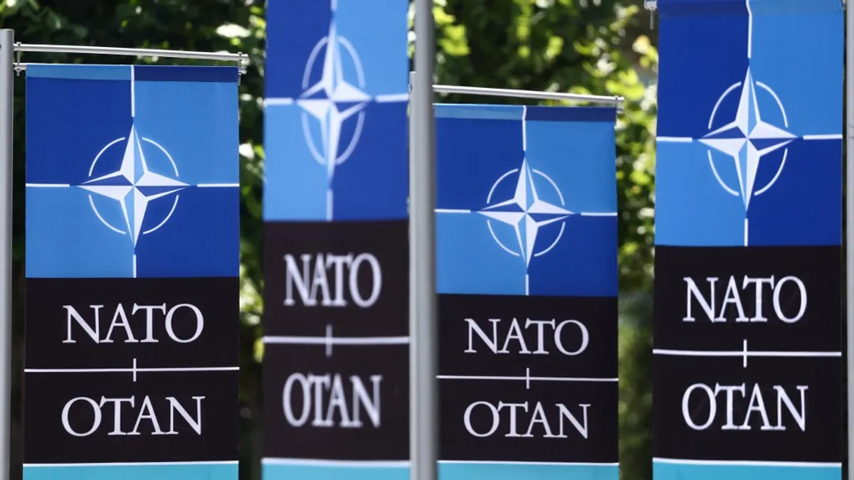 A honvédelmi államtitkár szerint a NATO a biztonság sarokköve