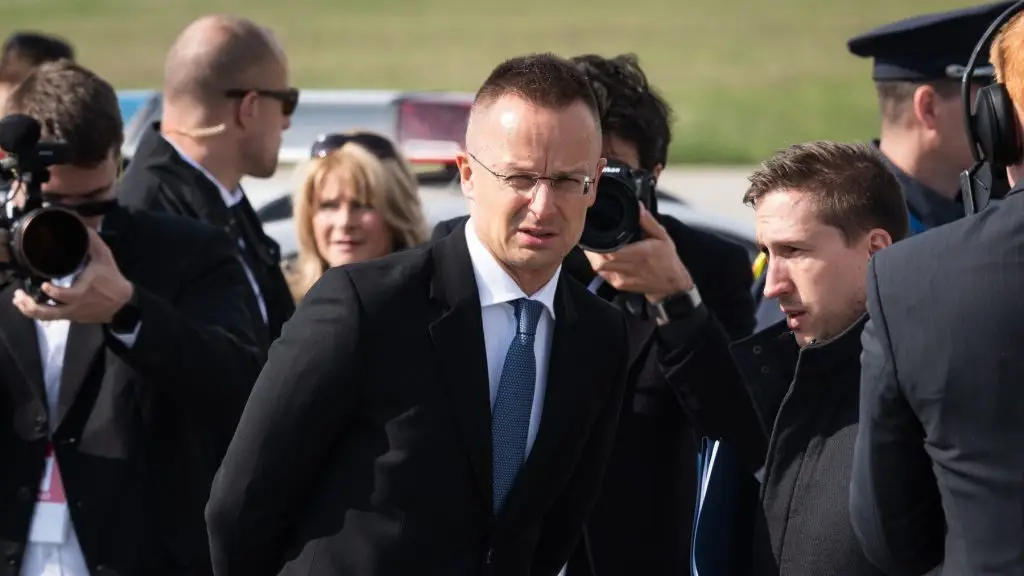 Csaknem 300 millió forintot költöttek magánrepülőkre, amelyekkel nem repültek fel