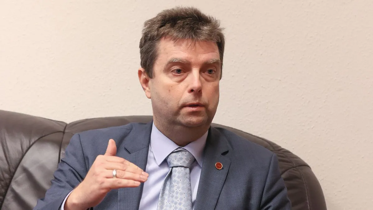 A volt legfőbb ügyészt fegyelmi eljárás alá vonták az aranykonvoj-ügy miatt