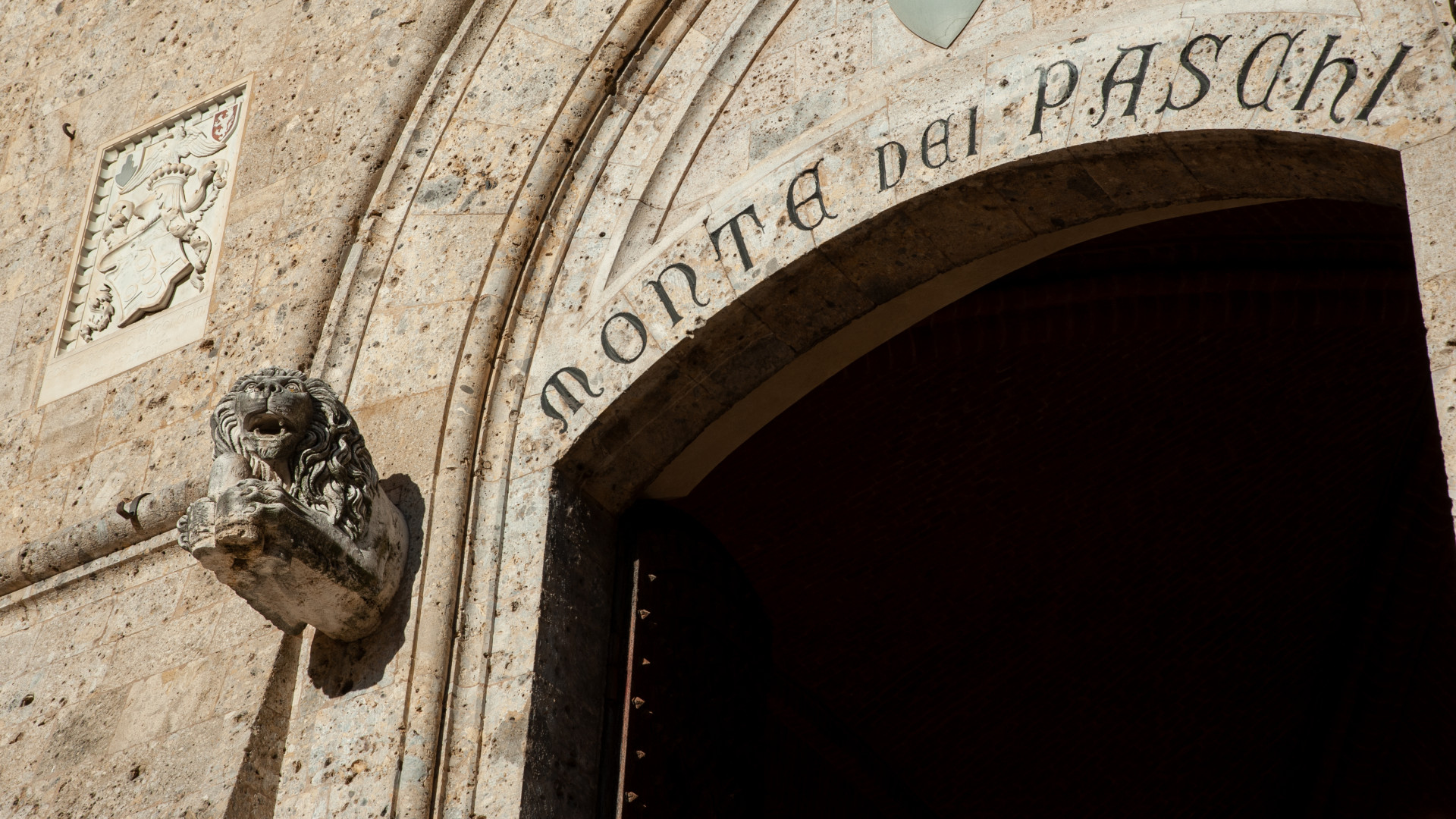Lovaglio: támogassák a védekezési stratégiát még akkor is, ha elfogadják az Intesa ajánlatát