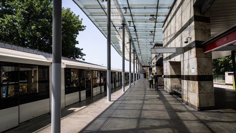 Vasárnap délig pótlóbusz jár az M2-es metró egy szakaszán, déltől teljes a vonal