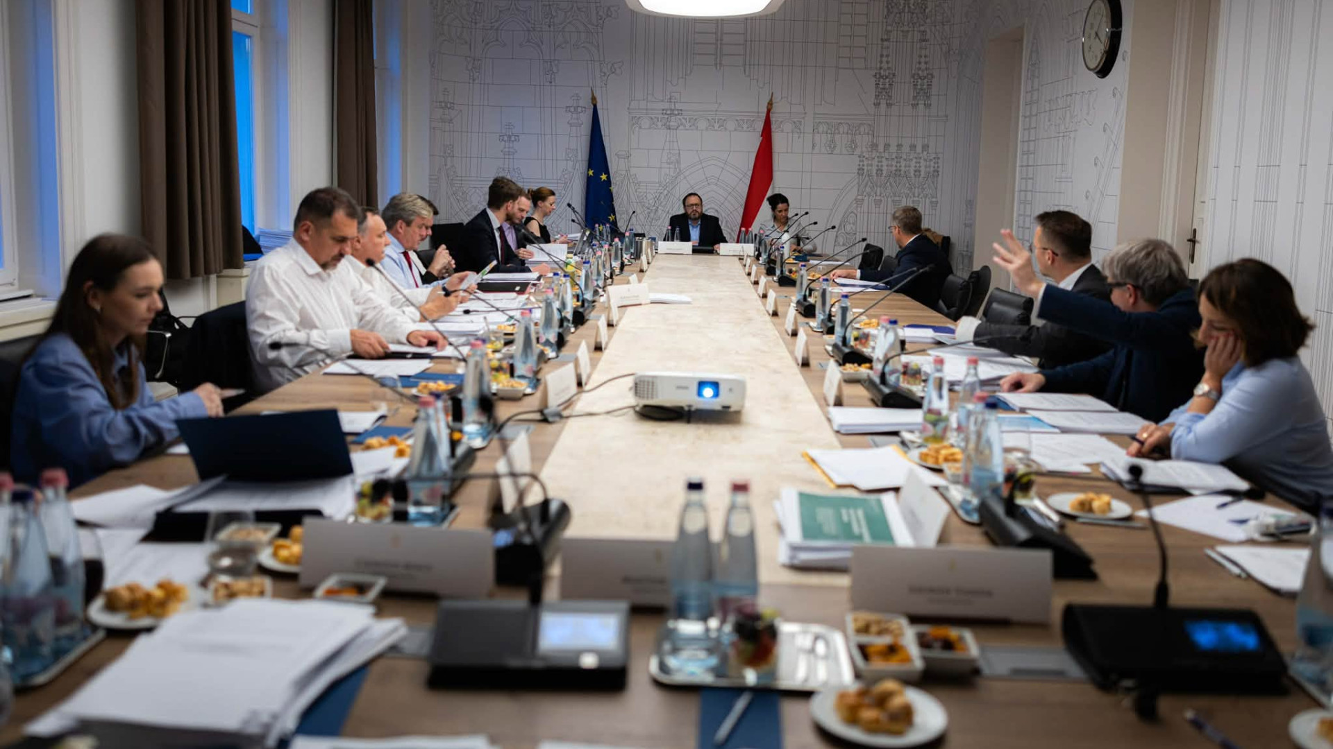 Átszervezés: a kabinetek döntenek többről, így tehermentesítik a kormányüléseket
