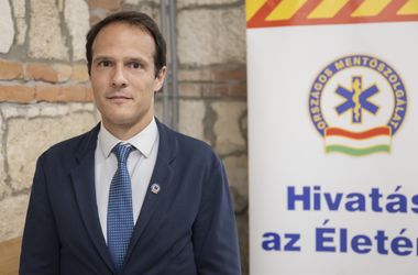Az OMSZ új főigazgatója bocsánatot kért a temetés napján közzétett posztért