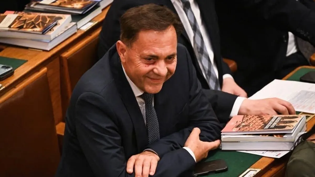 Pócs János aláírta a lemondását követelő petíciót