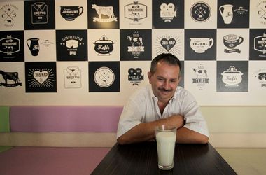 Cserpes eladta a sajtműhelyét, mert a járvány alatt elkeseredett, majd jobb vevők jelentkeztek