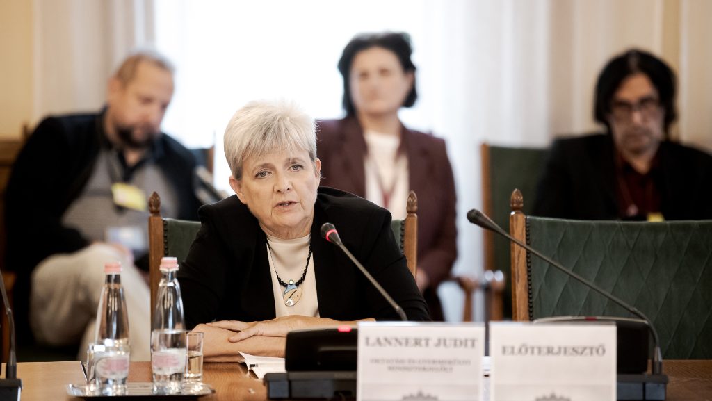 Lannert Judit: bocsánatot kérek