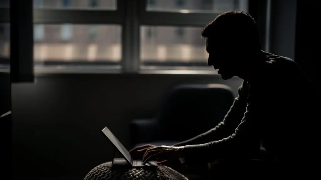 A 24.hu szerint bűnbandák és terrorszervezetek fiatalkorúakat toboroznak az interneten