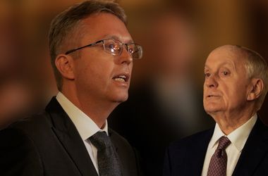 Hankó Balázs estig a frakcióirodában maradt, majd az ügyészségre vonult