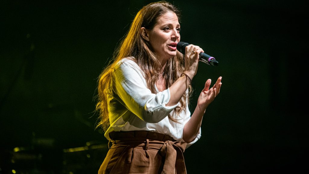 Szinetár Dóra bejelentette első unokája születését