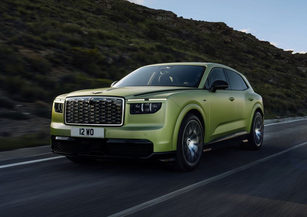 Bentley: a Torcal 888 lóerős és még a V8 hangját is imitálja