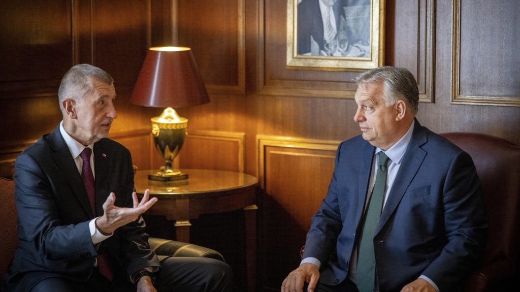 Csehországban ellenzéki győzelem született, Babiš pártja egyetlen mandátumot sem szerzett