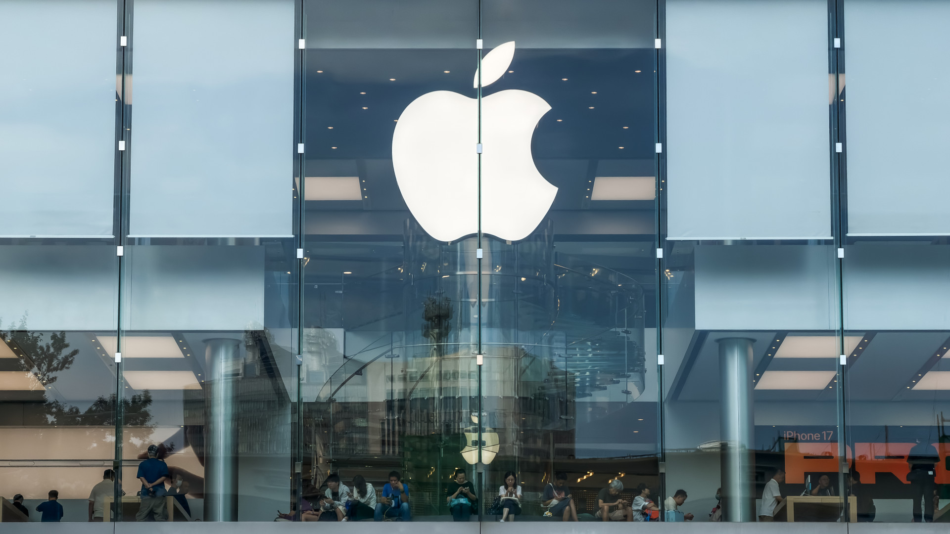 OpenAI szerint egy volt alkalmazott több mint száz titkos fájlt vitt az Apple-hez