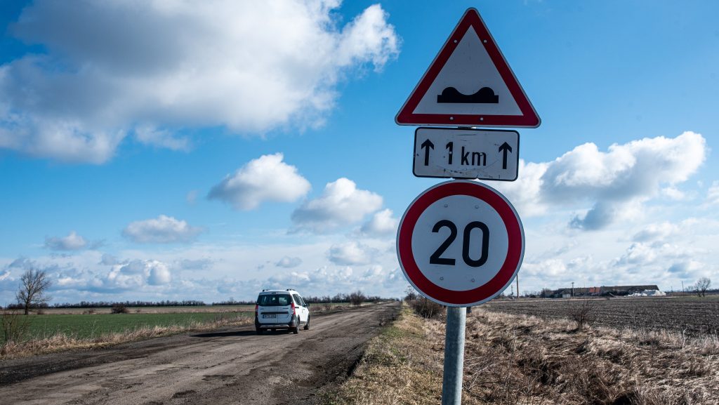 GKI: a közutak fele rossz állapotban van, a kormány a sztrádaépítésre koncentrált