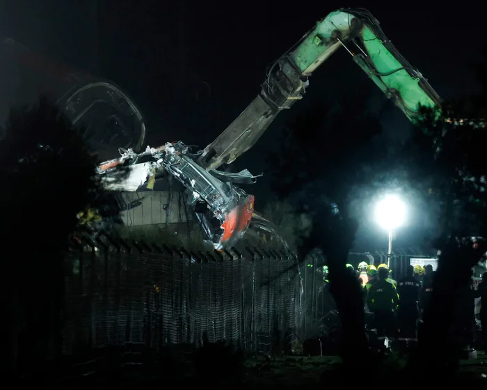Spanyolország háromnapos gyászt rendelt el a 68 halottal járó vonatbaleset után