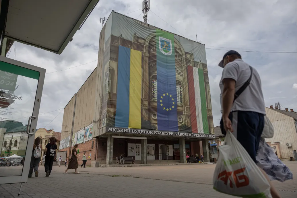 Az ukrán parlament kisebbségi anyanyelvi oktatási törvényt fogadott el