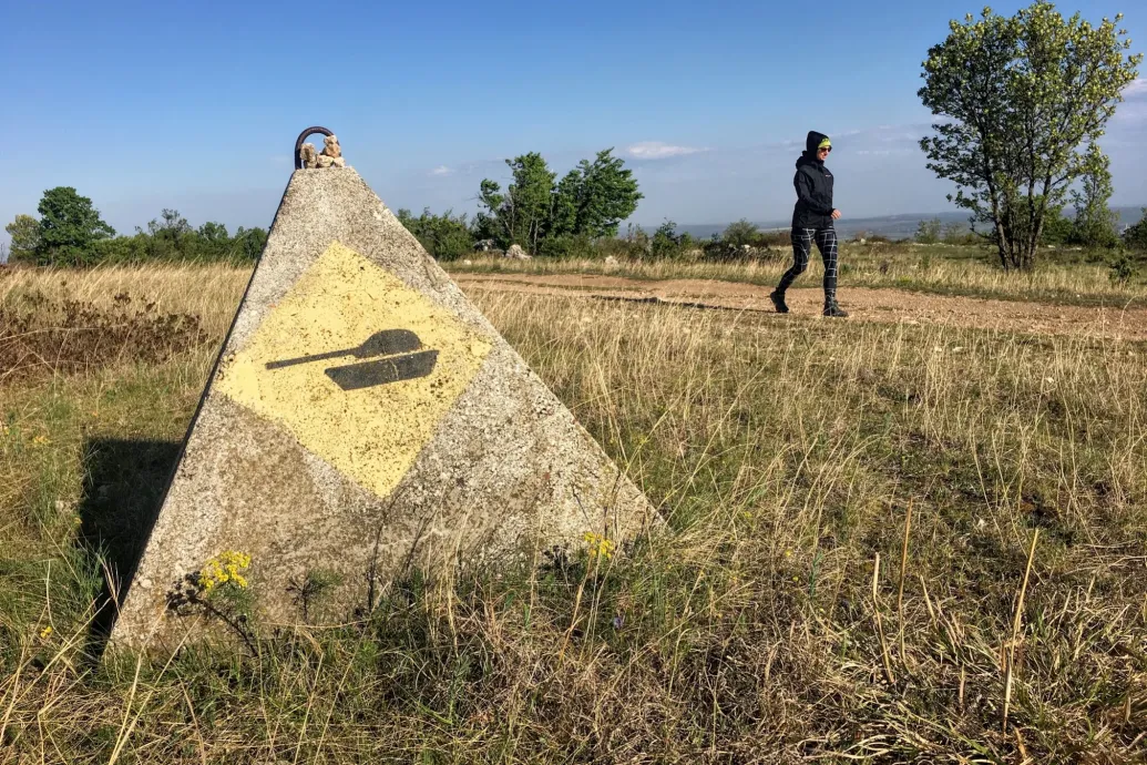 A hadsereg miatt 70 kilométernyi bakonyi turistautat szüntettek meg vagy helyeztek át