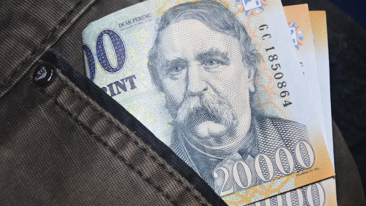 Hamis húszezresek kerültek boltokba, a rendőrség kéri, hogy ne fogadjuk el őket