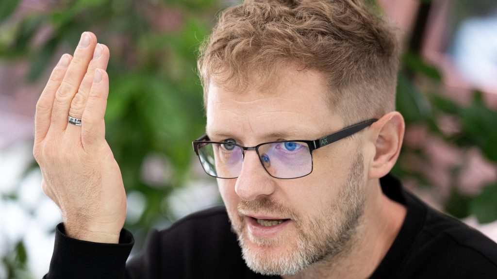 Hodász András szerint a templomban korrupt politikusokért imádkoztak, nem a pápaért