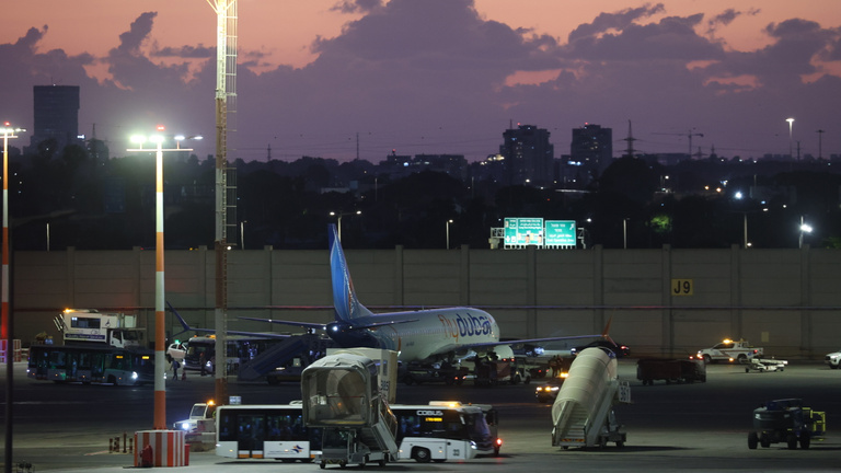 A flydubai-járat másodpilótája tel-avivi repülőtérnek vagy felhőkarcolónak akarta vezetni a gépet