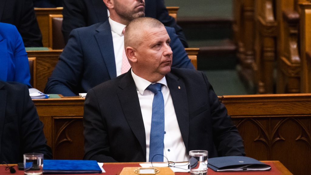 Ruszin-Szendi feljelentést tett a Szerbiának eladott harckocsik ügyében
