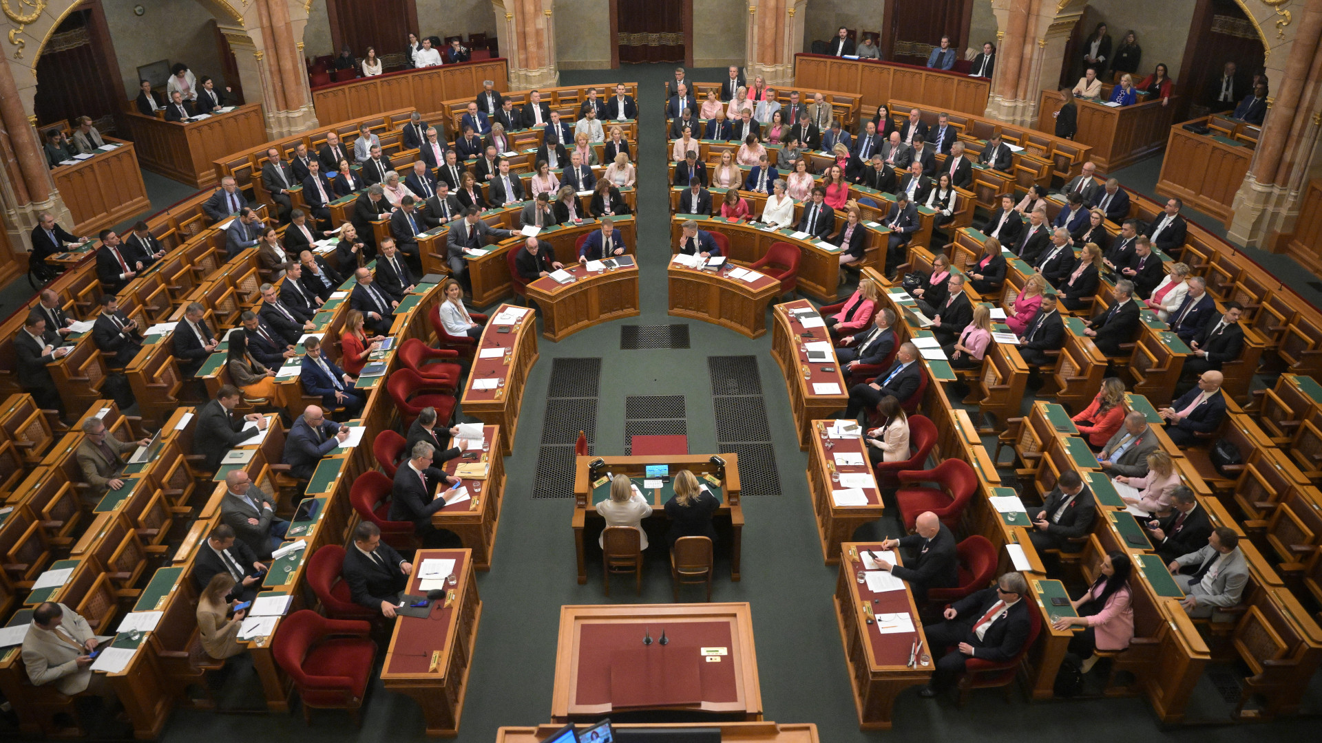 Tótth András először szólalt meg lemondása után, a kormány újabb feljelentést tett