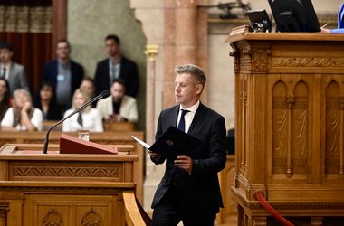 Elemzők szerint a kormány hozta a kötelezőt, de kockázatos a 2027-es költségvetés