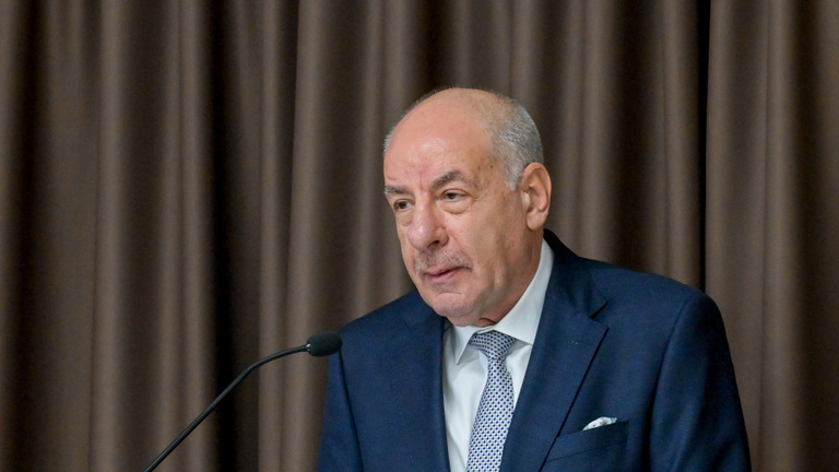 Sulyok Tamás utazásai között volt olyan, amelyhez egy forint közpénz sem kellett