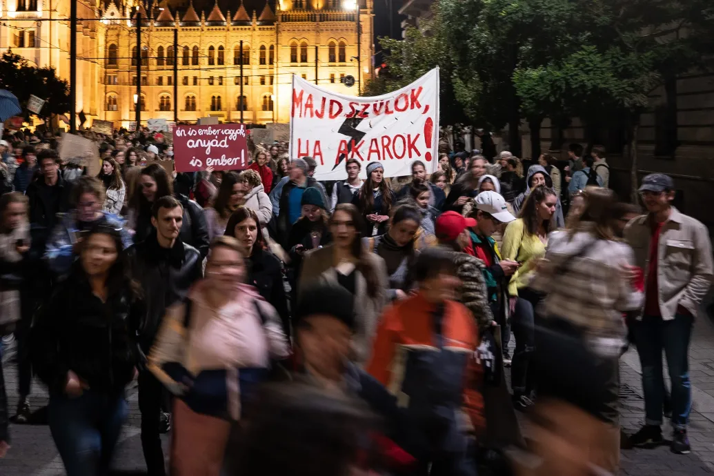 A civil szervezetek szerint eltörlés esetén vény nélkül kaphatnák a sürgősségi fogamzásgátlót
