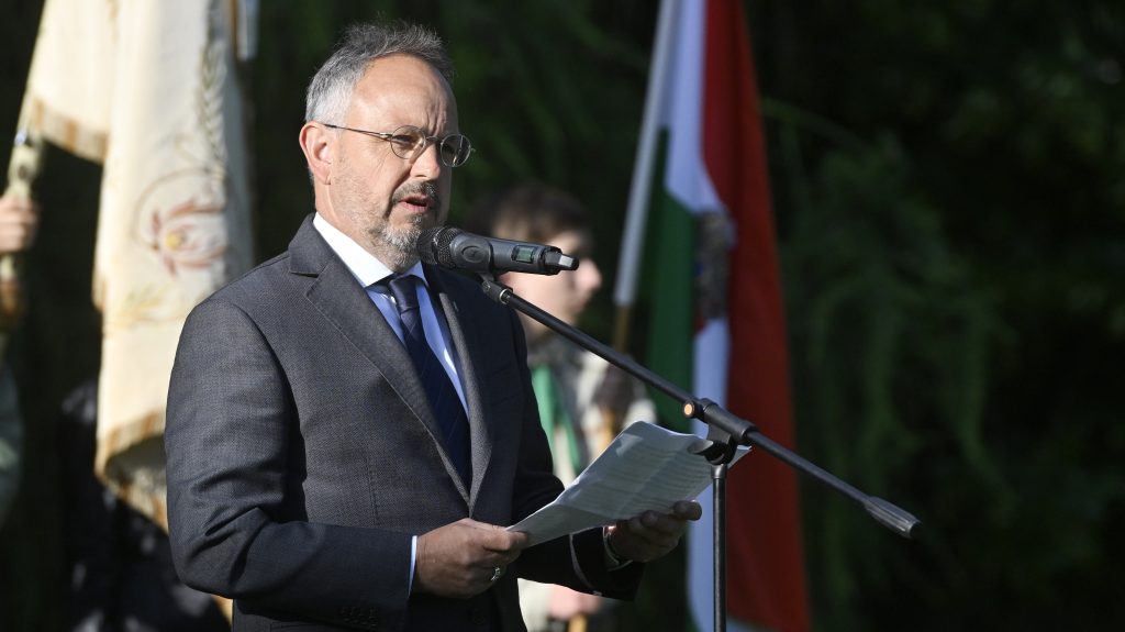 Színész-aktivista szerint az NKA letartóztatott alelnöke mintegy 32 millió forintot kapott