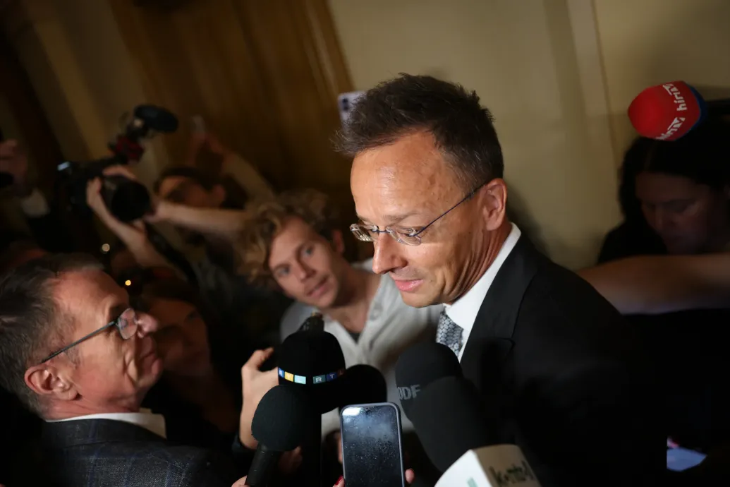 Szijjártó Péter: majd a politikusok nyilatkoznak politikai kérdésekben