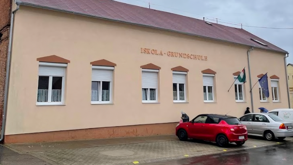 A közlemény szerint a viták ne érintsék a gyerekeket, miután a foglalkozásból parlamenti vita lett