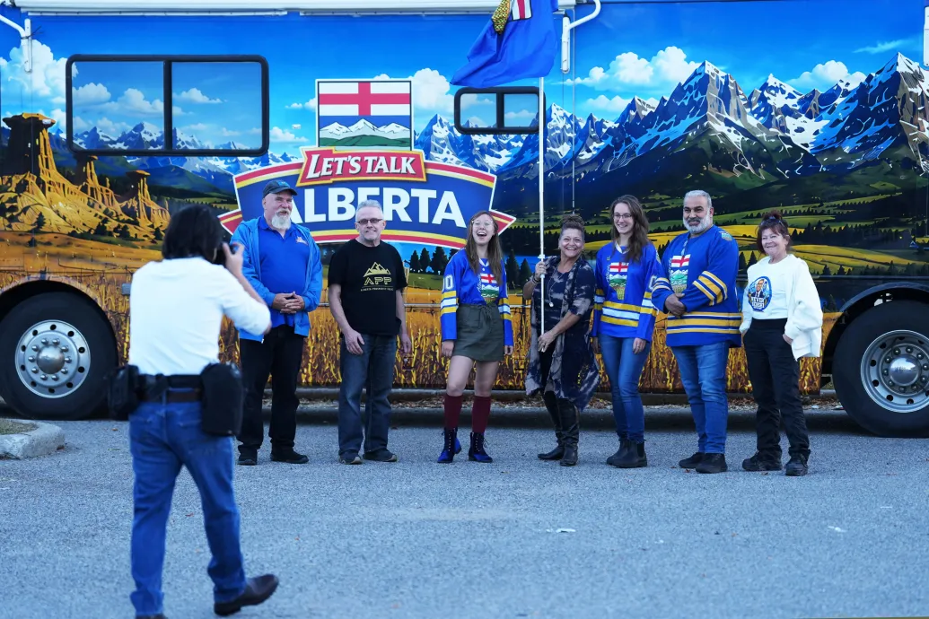 Alberta hétfőn népszavazást tart a függetlenségi referendum kezdeményezéséről