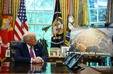 A Pentagon közölte, hogy űrfegyvereket állított pályára