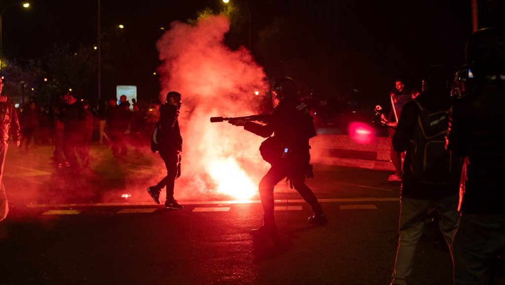 Madridban zavargások vonatkatasztrófa után, a kormányfő és a közlekedési miniszter ellen
