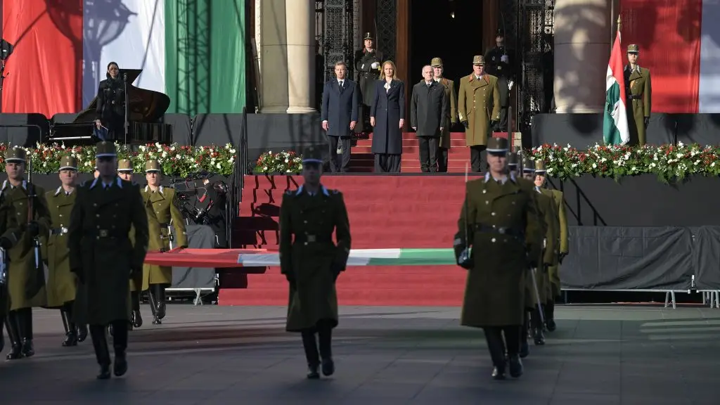 A zászlósmeneten jóval kisebb a tömeg, mint a tavalyi Békemeneten