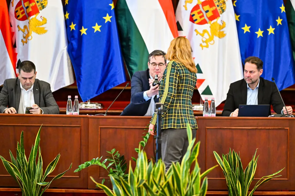 A pénteki közgyűlés napirendjét nem fogadták el, az ülés kevesebb mint fél órát tartott